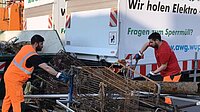 Schrottreife Ausbeute: Beim diesjährigen Wupperputz sammelte die AWG mehr als neun Tonnen Müll und sechs Tonnen Schrott ein. Foto: AWG