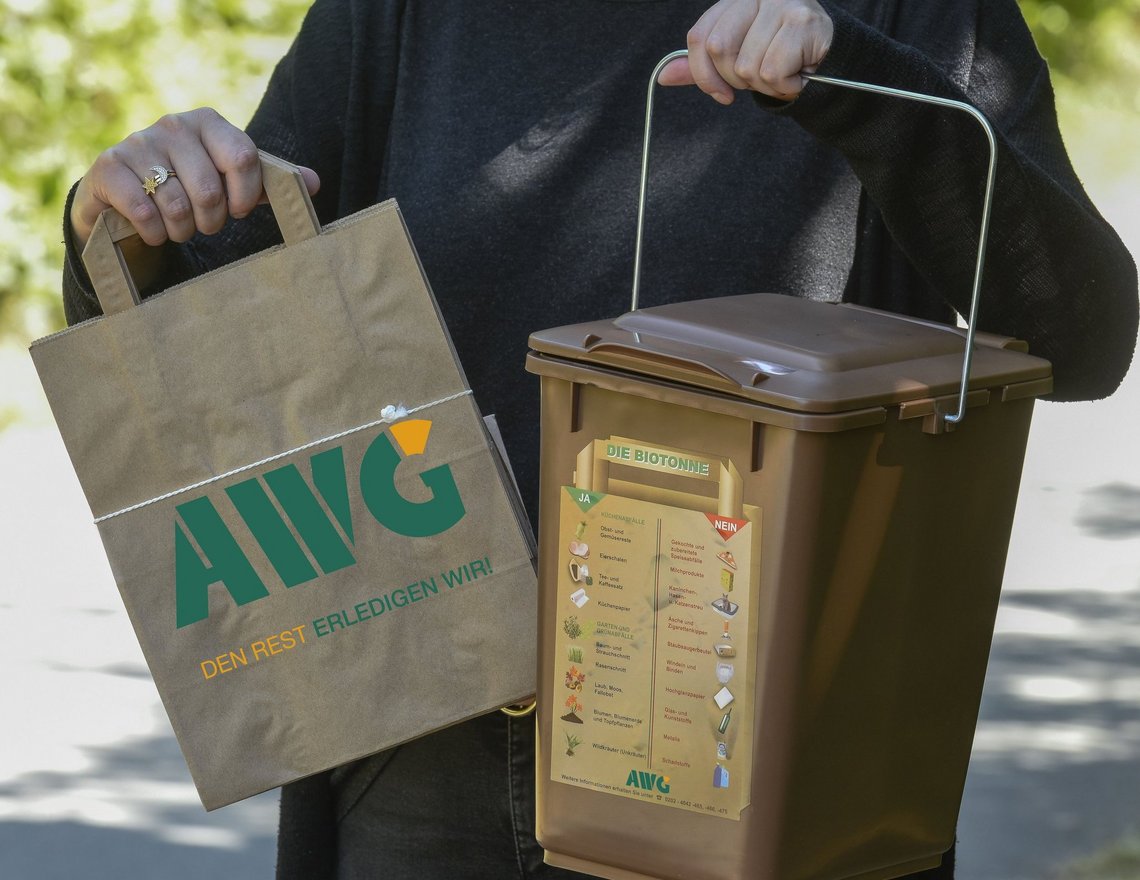 Auf Wunsch stellt die AWG jedem Haushalt ein braunes Vorsortiergefäß – den "Mülli" – und zehn Papiertüten für die Sammlung der organischen Küchenabfälle zur Verfügung. 