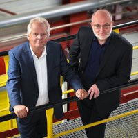 Martin Bickenbach und Diplom Ingenieur Conrad Tschesich sind ein gutes Team für die AWG und Wuppertal.