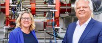 Bundesumweltministerin Svenja Schulze und AWG-Geschäftsführer Martin Bickenbach.