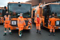 Praxistag bei der AWG für Helge Lindh: Zu seinem "Team" gehörten Robin Oberhoff (links), Manfred „Manni" Murach (2.v.re.) und Kai Dustin Pfeiffer (rechts). Foto: AWG